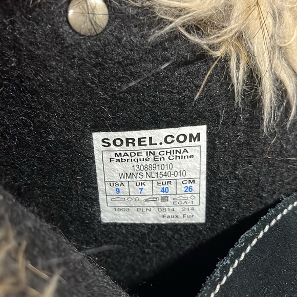 Sorel Joan of Artic boots. Black wmns size 9 fur trimmed suede/rubber snow boots - Picture 4 of 6